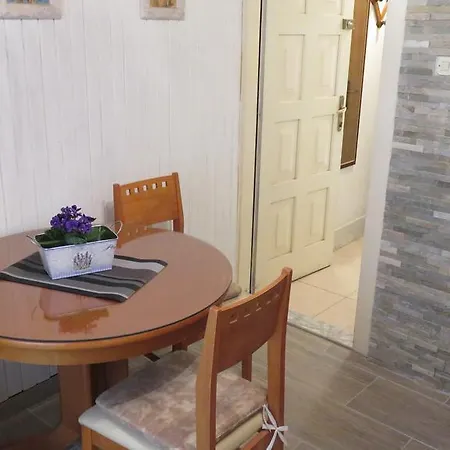 Center Neno Appartement *